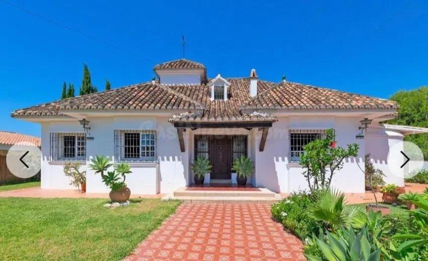 Chalet independiente moderno con vistas al mar – Zona Cala del Moral / Rincón de la Victoria