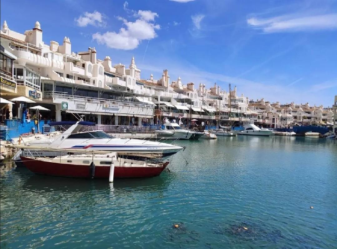 Oportunidad de Inversión en el Corazón de Puerto Marina, Benalmádena