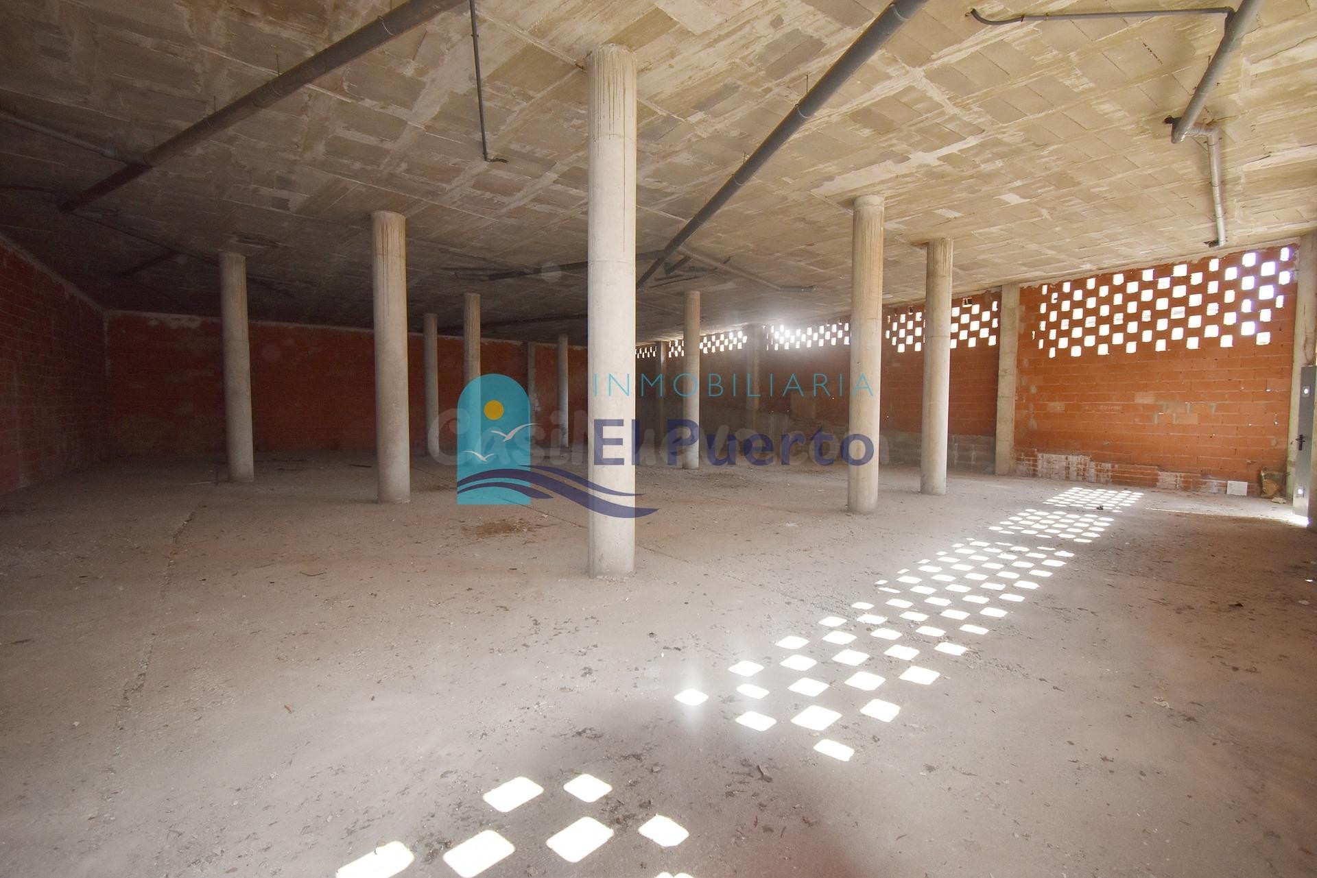 AMPLIO LOCAL COMERCIAL EN TOTANA – REF 346