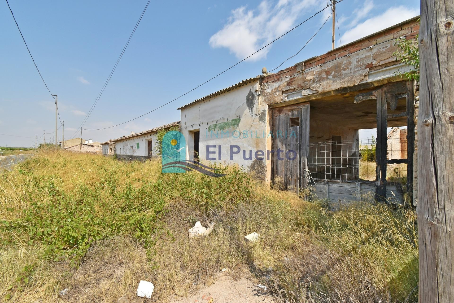 SOLAR URBANO CON EDIFICACIONES EN RUINA EN LA PINILLA - REF 1107