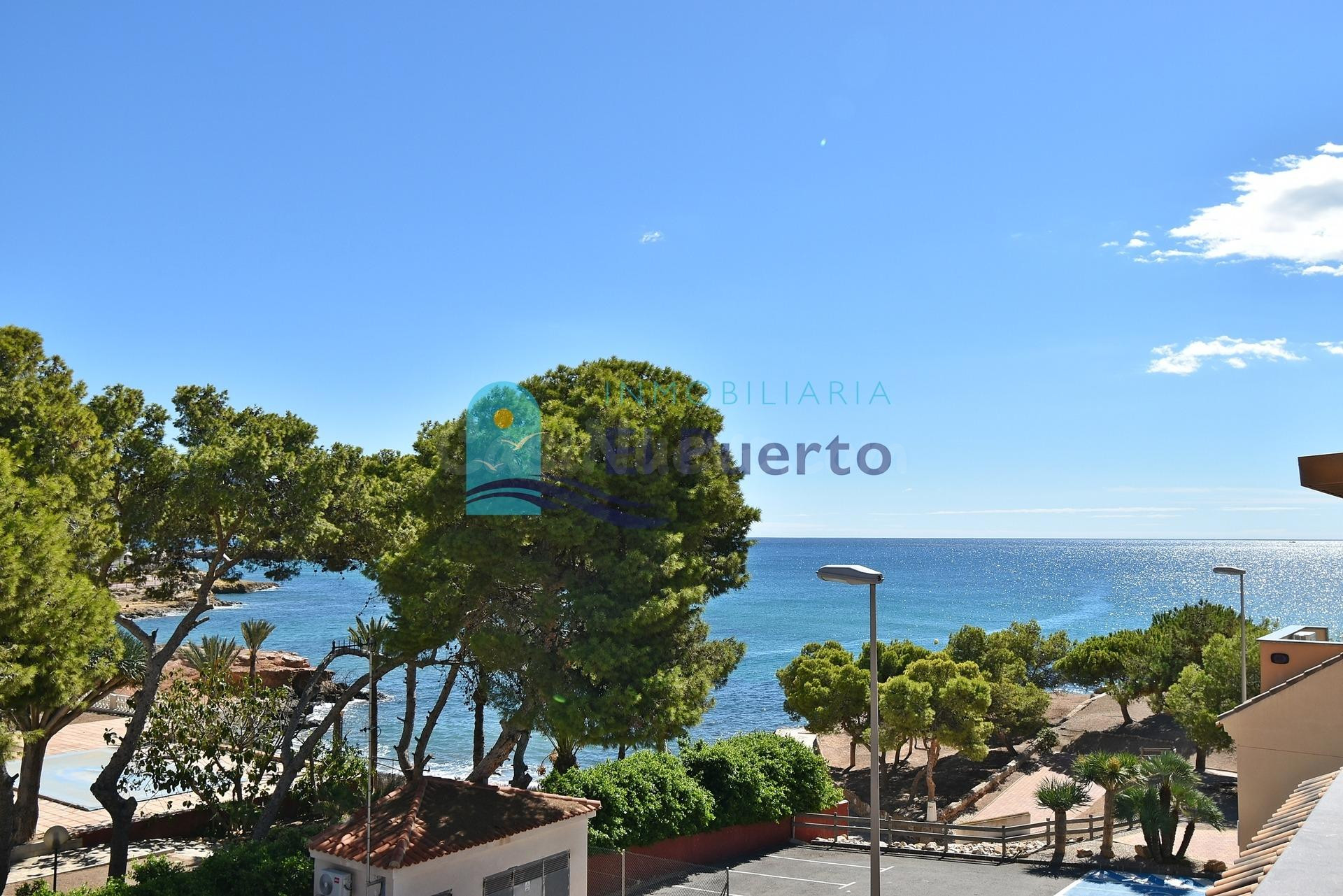 IMPRESIONANTE DÚPLEX REFORMADO CON VISTAZAS EN ISLA PLANA – REF 1480