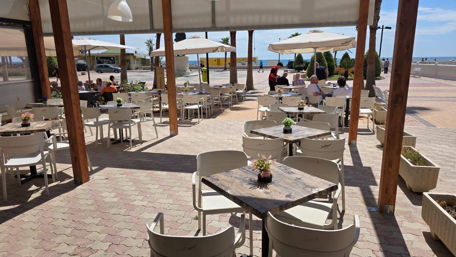 Local comercial en 1a linea de playa, Los Boliches