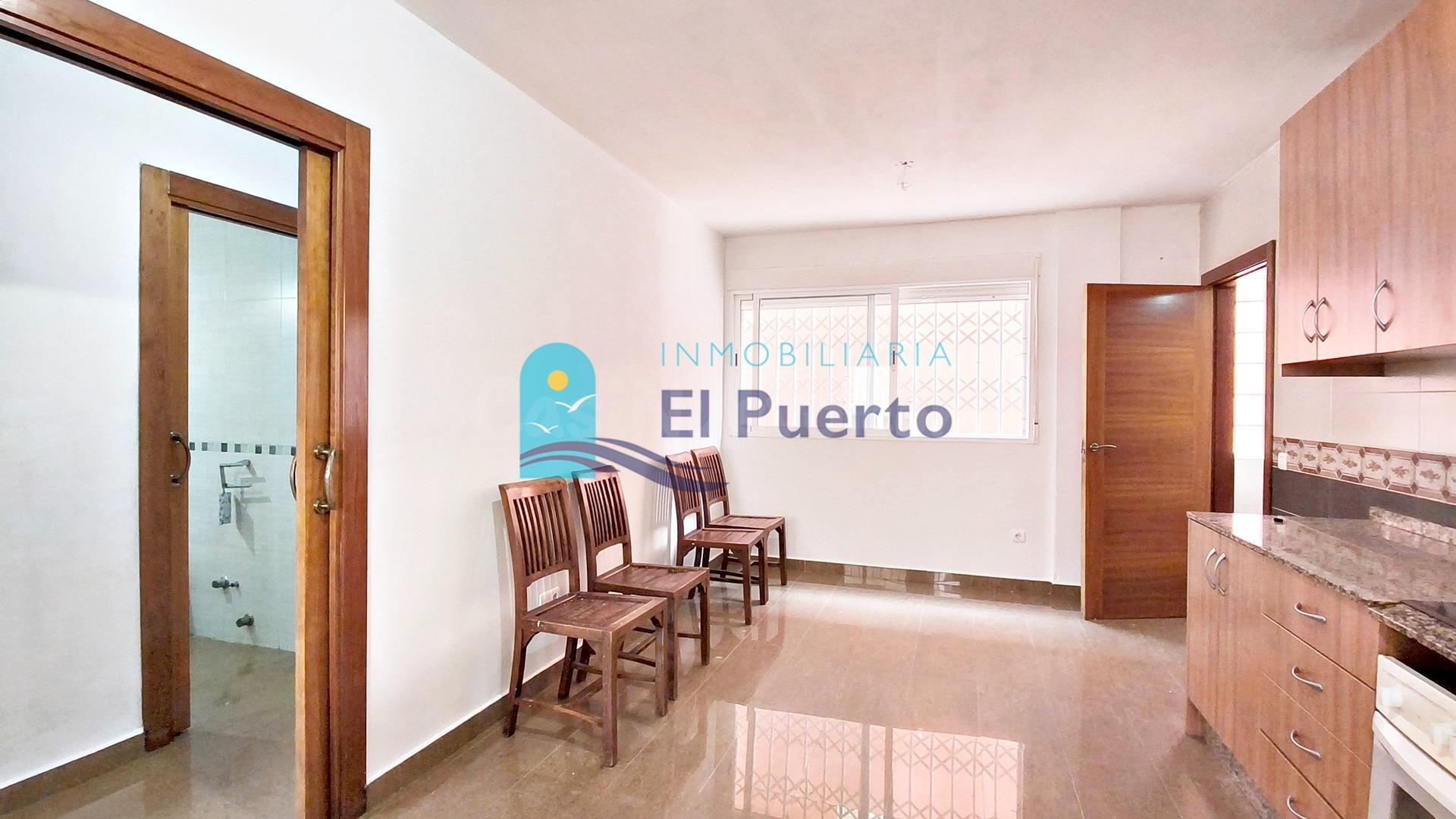 PLANTA BAJA EN PLAYASOL CON SÓTANO DE 60 METROS - REF 1251