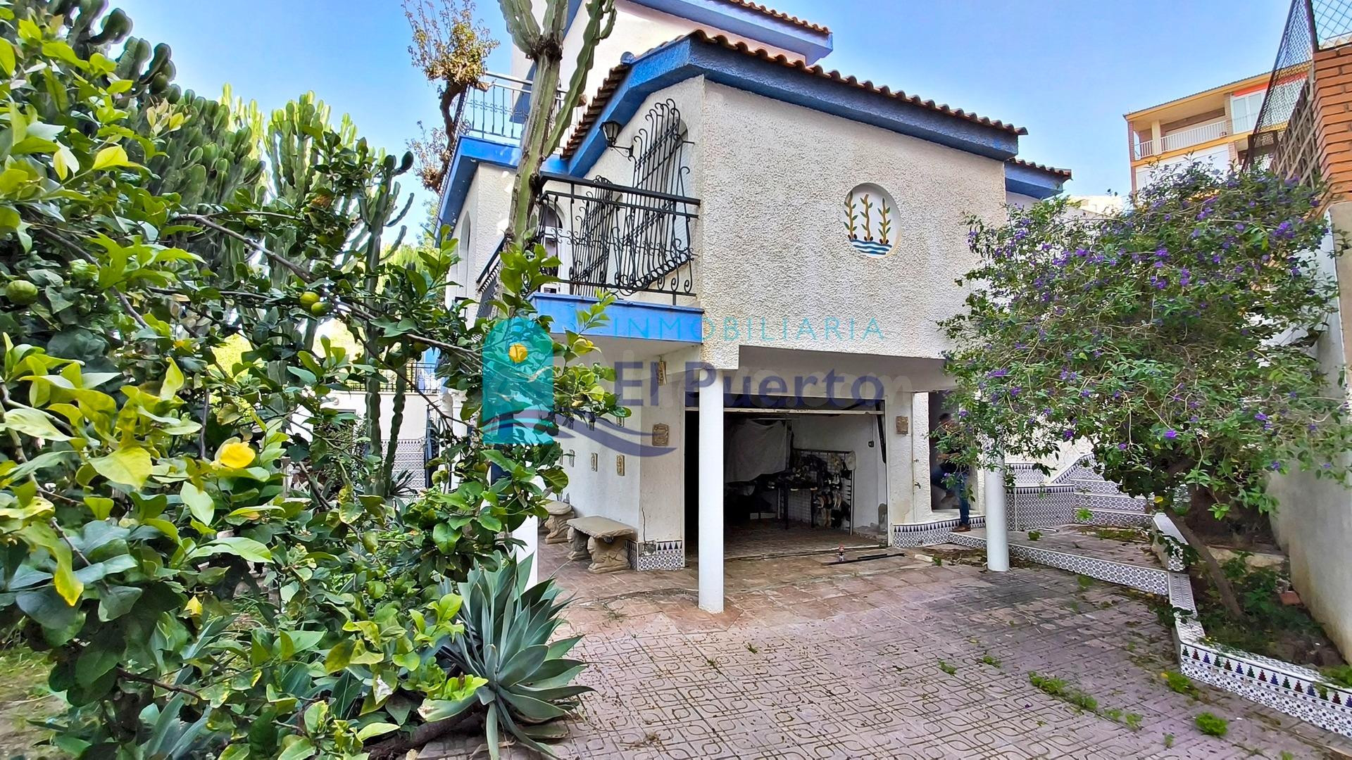 AMPLIO CHALET EN EL FARO, OPORTUNIDAD PARA REFORMAR - REF 1747