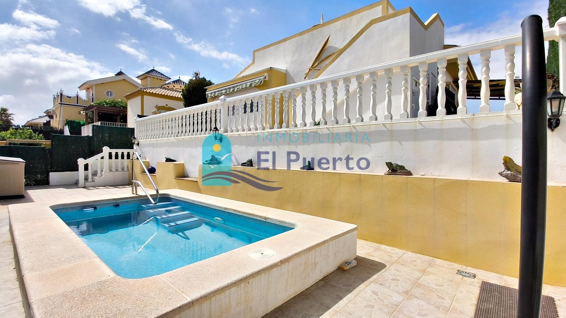 CHALET CON PISCINA PRIVADA EN COUNTRY CLUB, MAZARRÓN - REF 1776