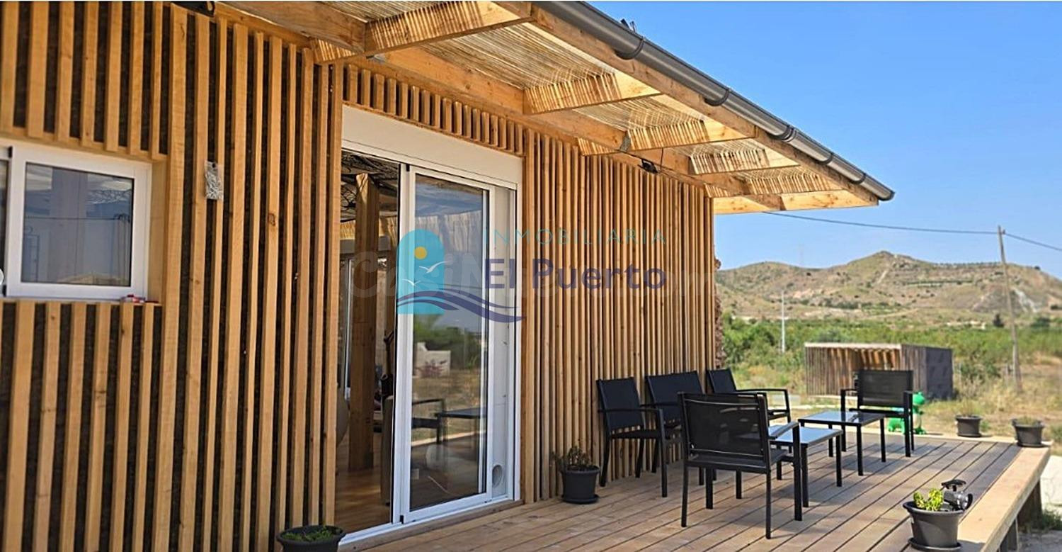 CASA DE CAMPO REFORMADA CON JARDÍN Y GARAJE EN LAS PALAS – REF. 2060