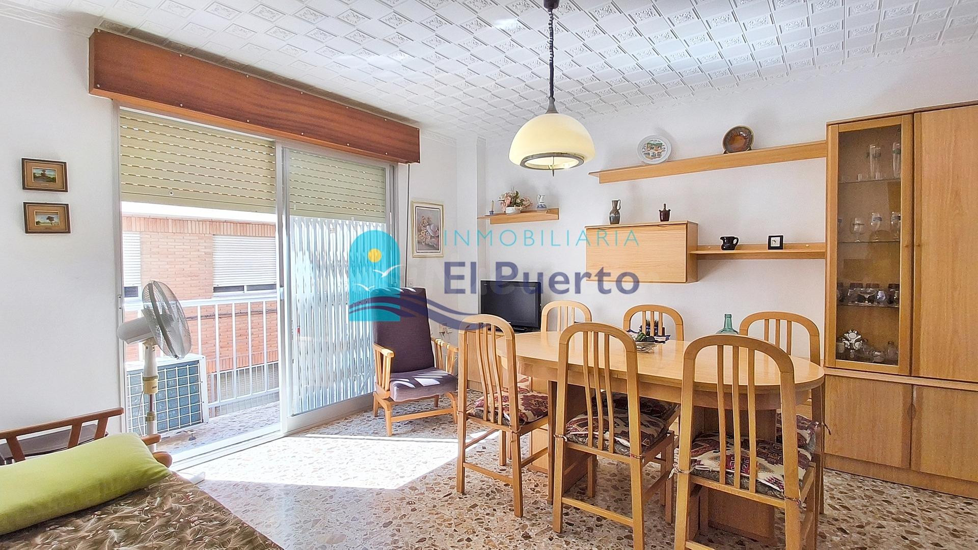 TRÍPLEX CON GARAJE A SOLO 100 METROS DEL PASEO MARÍTIMO – REF. 1788