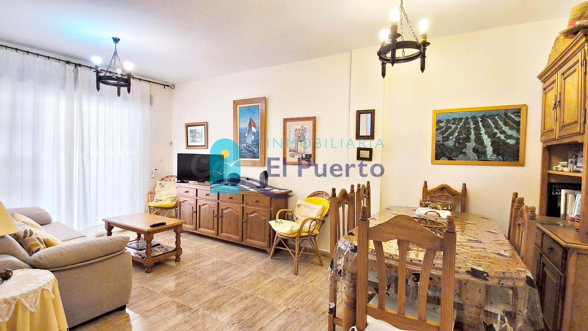 APARTAMENTO CÉNTRICO CON TERRAZA Y PARKING A 400 METROS DE LA PLAYA - REF 495