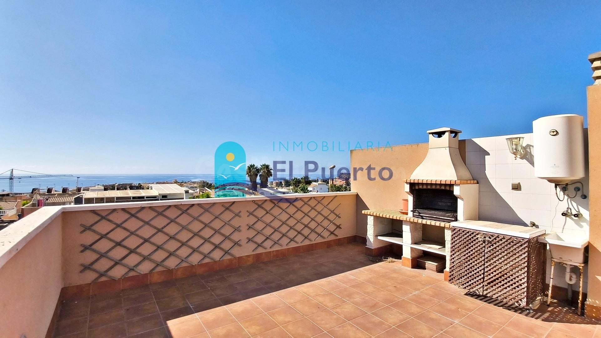 ÁTICO CON SOLÁRIUM Y VISTAS AL MAR EN EL ALAMILLO – REF. 1813