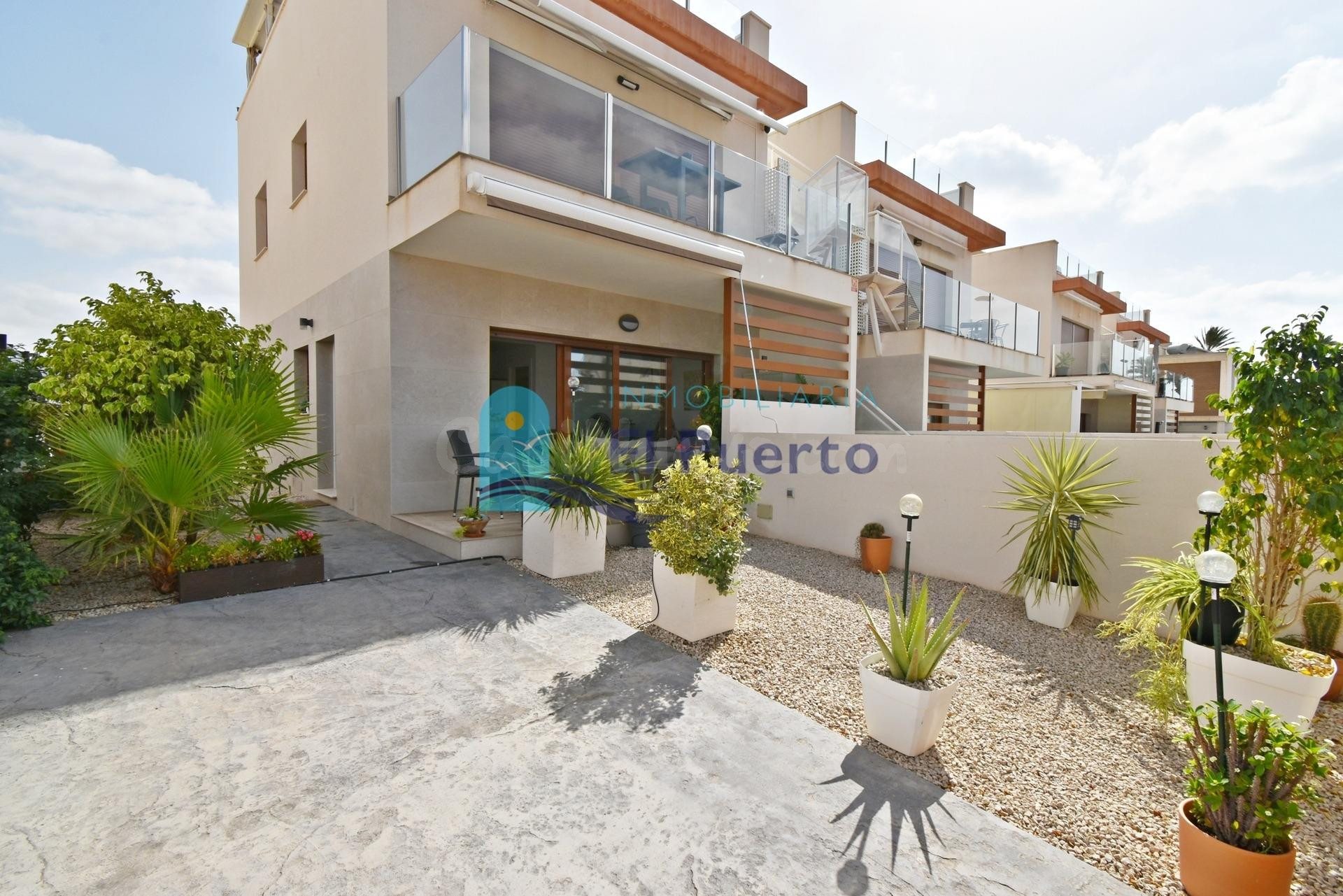 PLANTA BAJA SEMINUEVA CON VISTAS AL MAR EN MAR DE PLATA - REF 1831