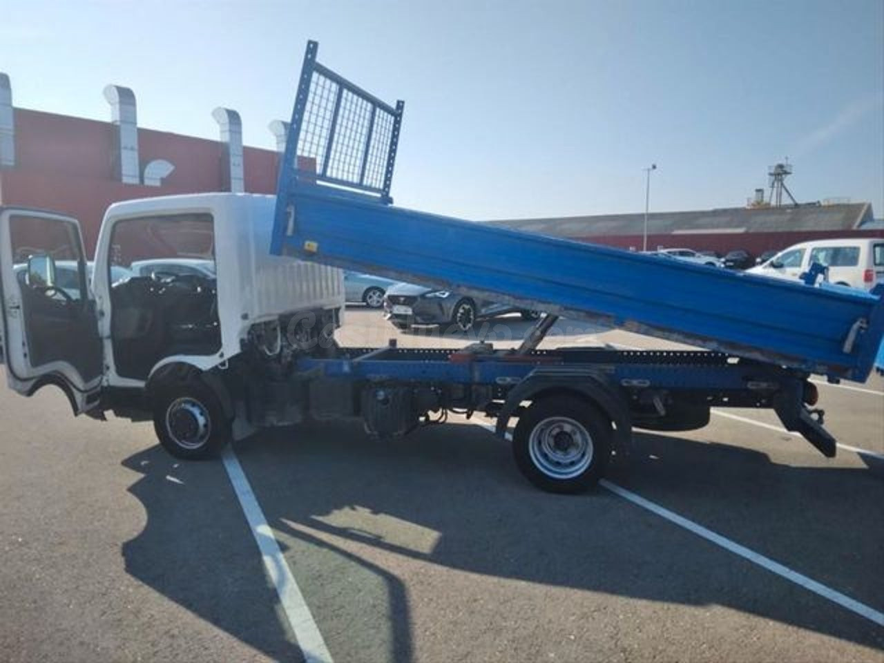 NISSAN NT400 35.131 Basico Caja Volquete Acero Corta (2017)