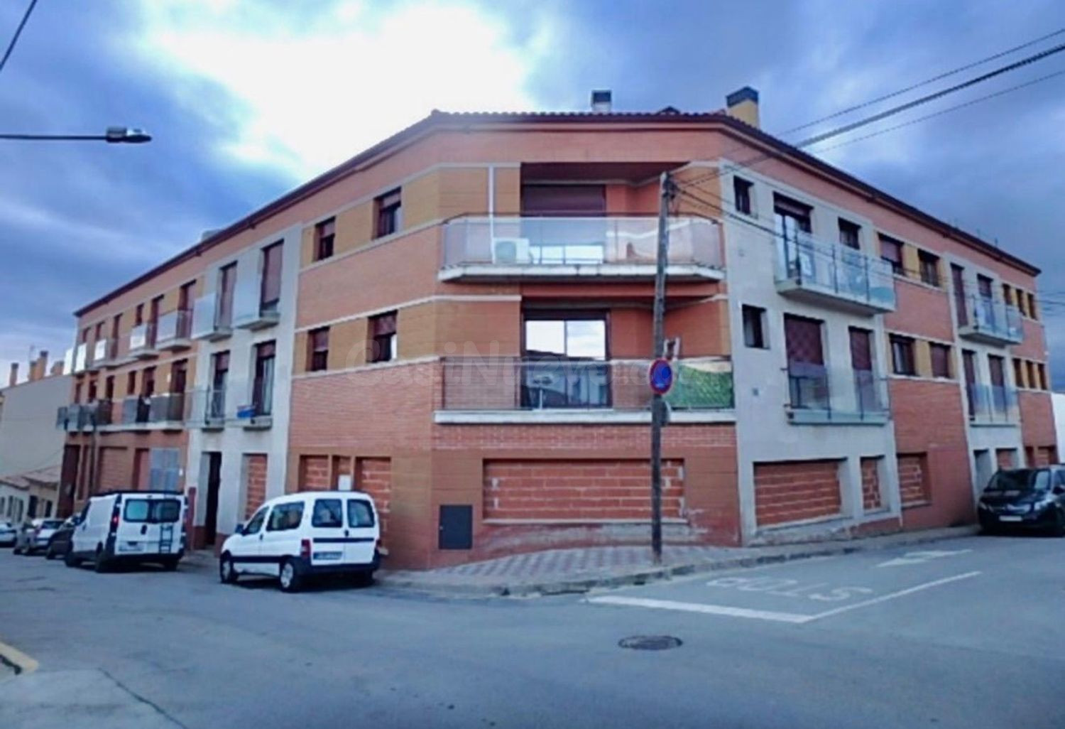 Local comercial 458m² en venta - Veinat de pocafarina