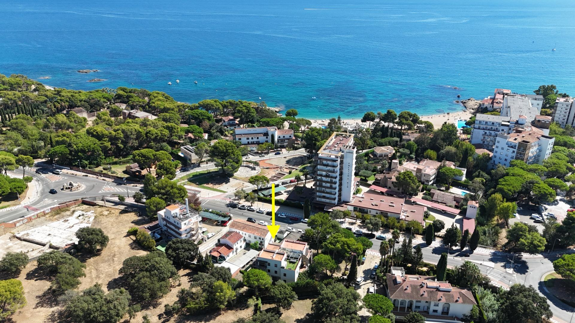 INVERSIÓN CON LICENCIA TURÍSTICA · RENTABILIDAD 6,2% ANUAL · A 3 MINUTOS DEL MAR