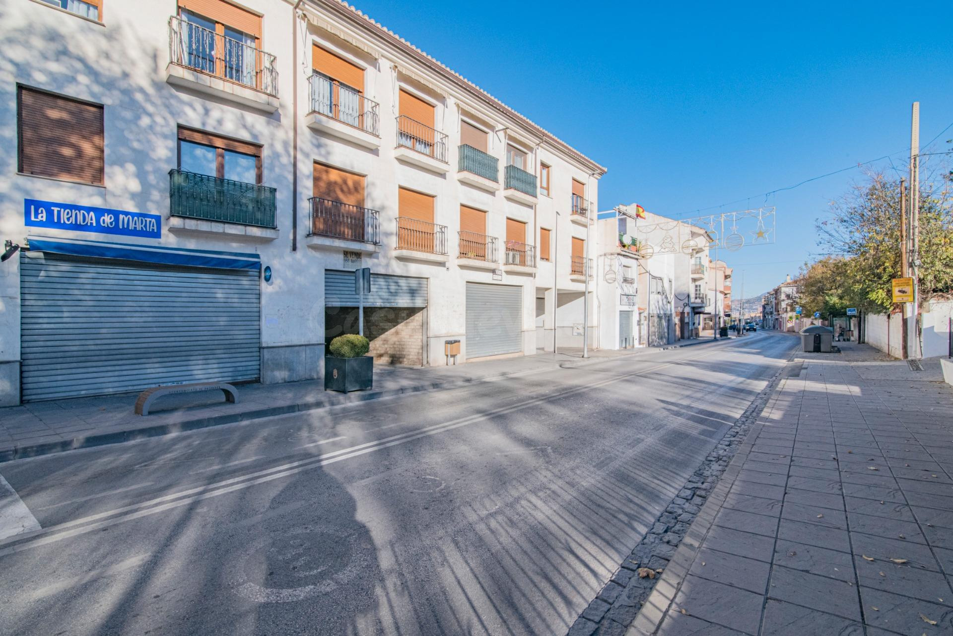 LOCAL EN BRUTO EN OGÍJARES CON POSIBILIDAD DE CAMBIO DE USO A VIVIENDA!!