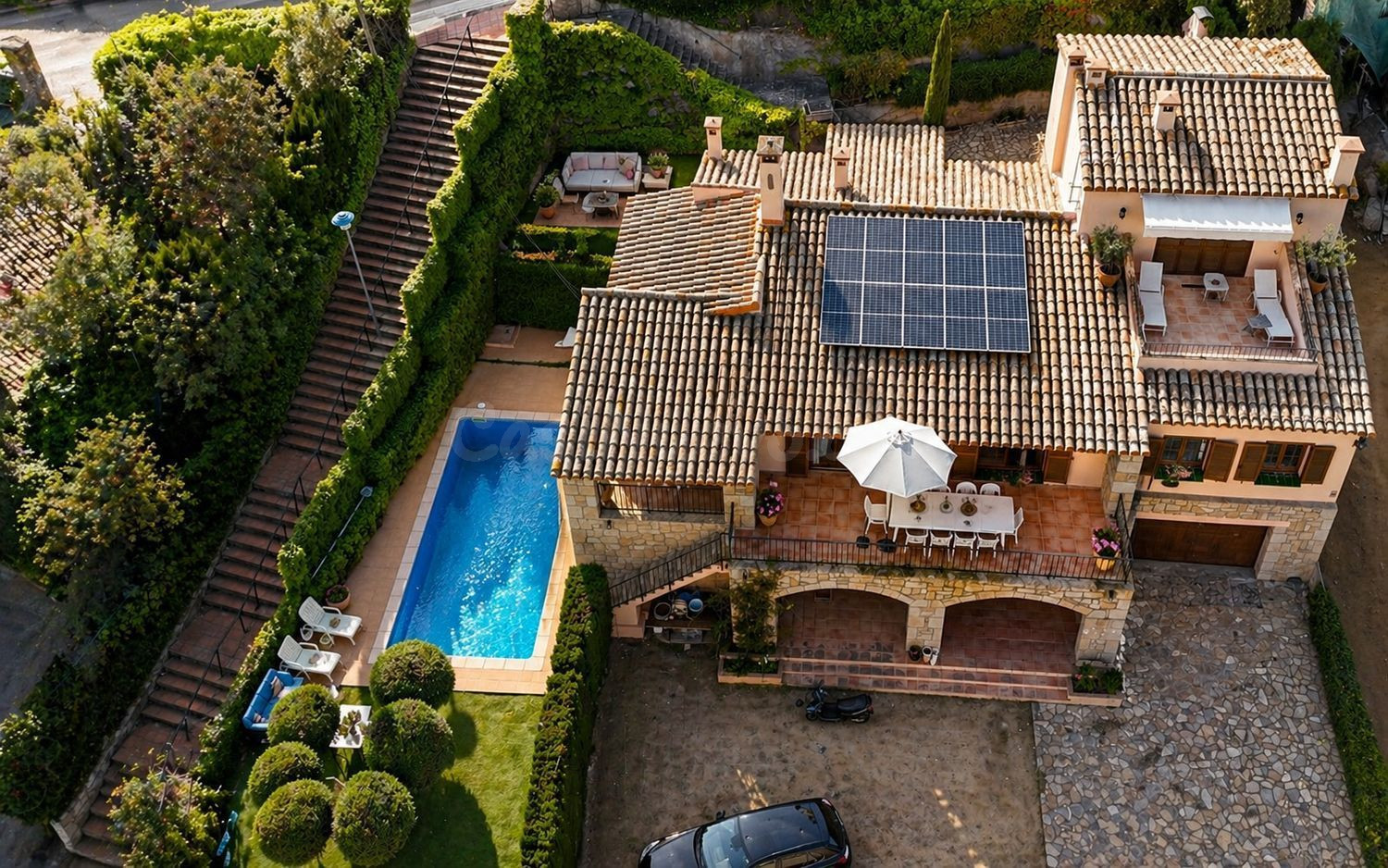 VILLA CON VISTAS AL MAR EN LLAFRANC – PISCINA, LICENCIA TURÍSTICA Y A 600 M DE LA PLAYA
