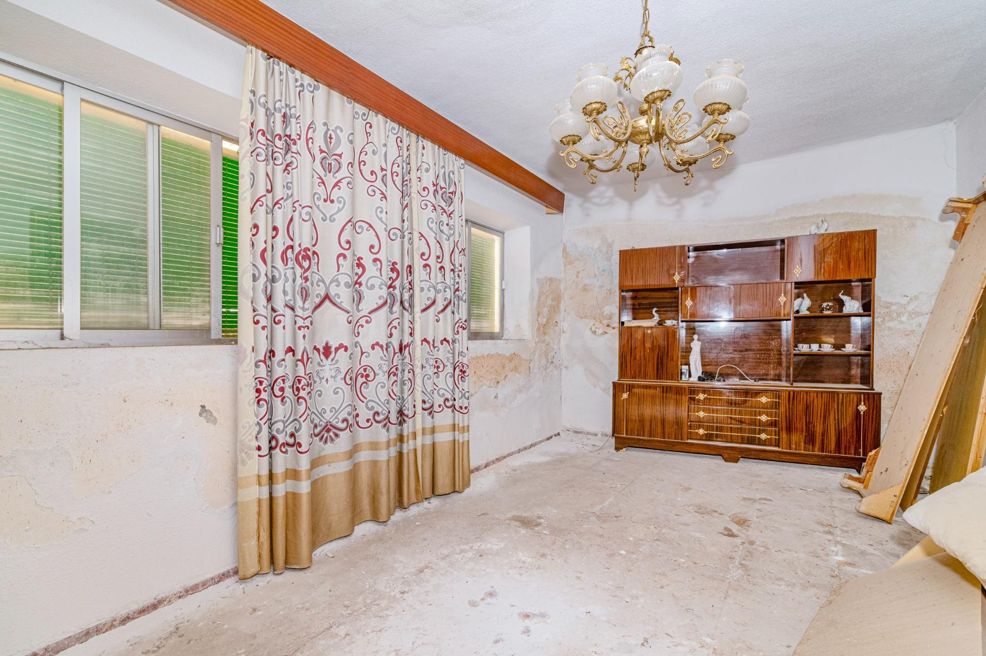 OPORTUNIDAD!! CASA PARA REFORMAR EN LAS GABIAS