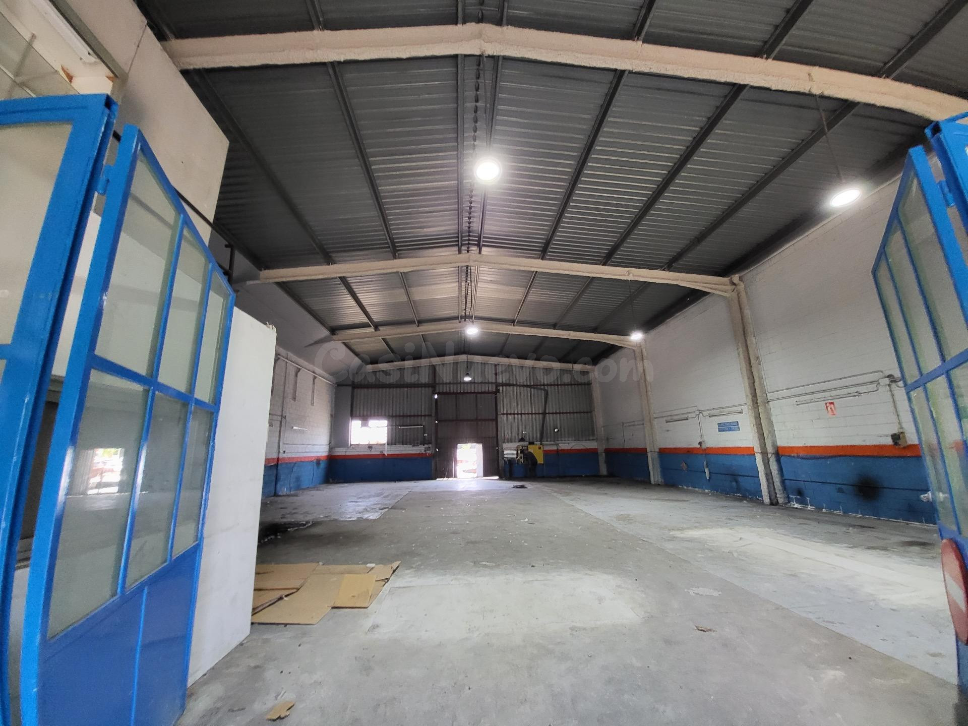 Nave Industrial con Oficinas en Venta en Sils | Excelente Ub - foto 4