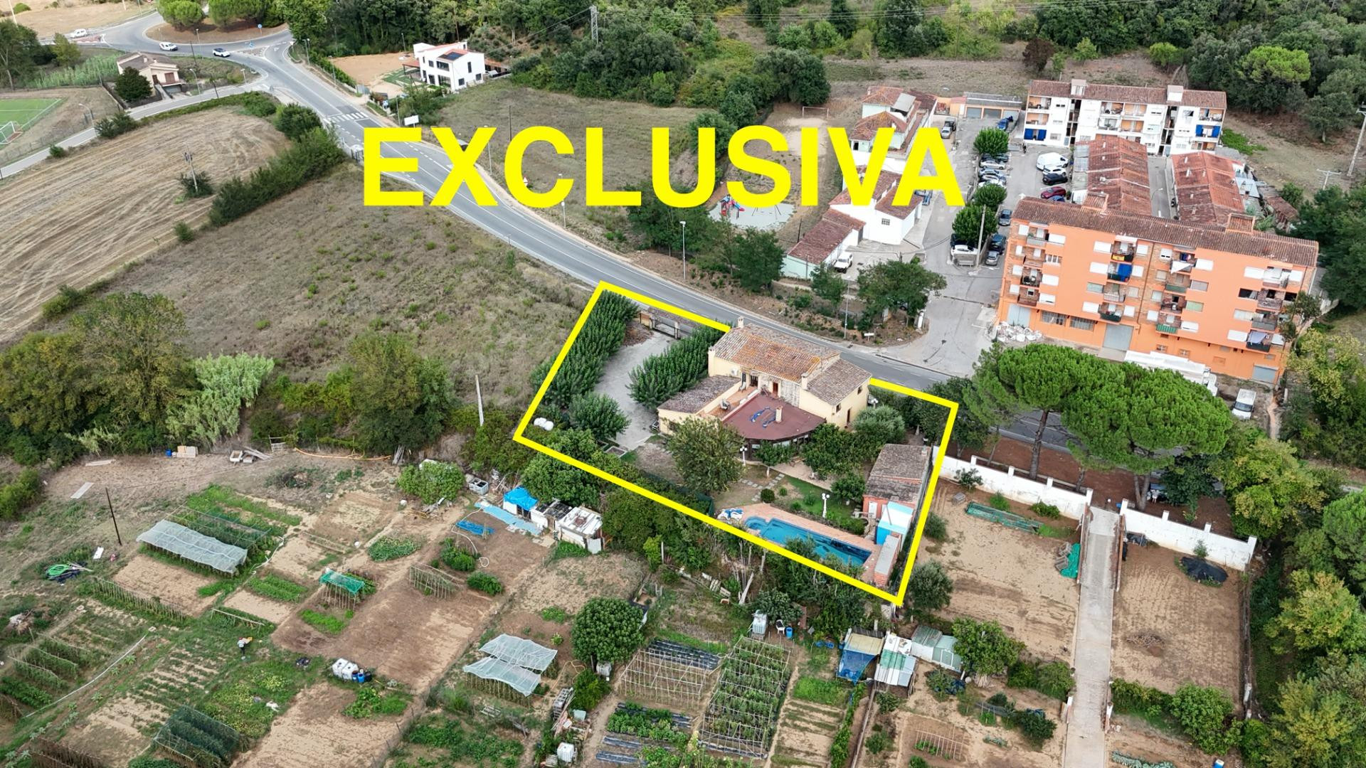Masía histórica con antiguo restaurante y vivienda en Quart — 850.000€