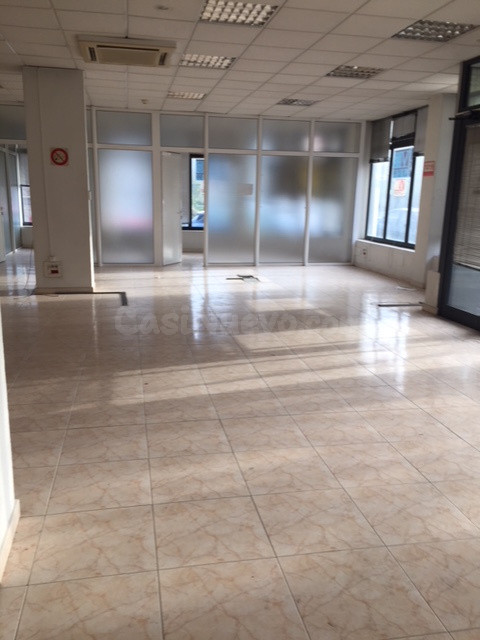 Local comercial 400m² en venta - Santander