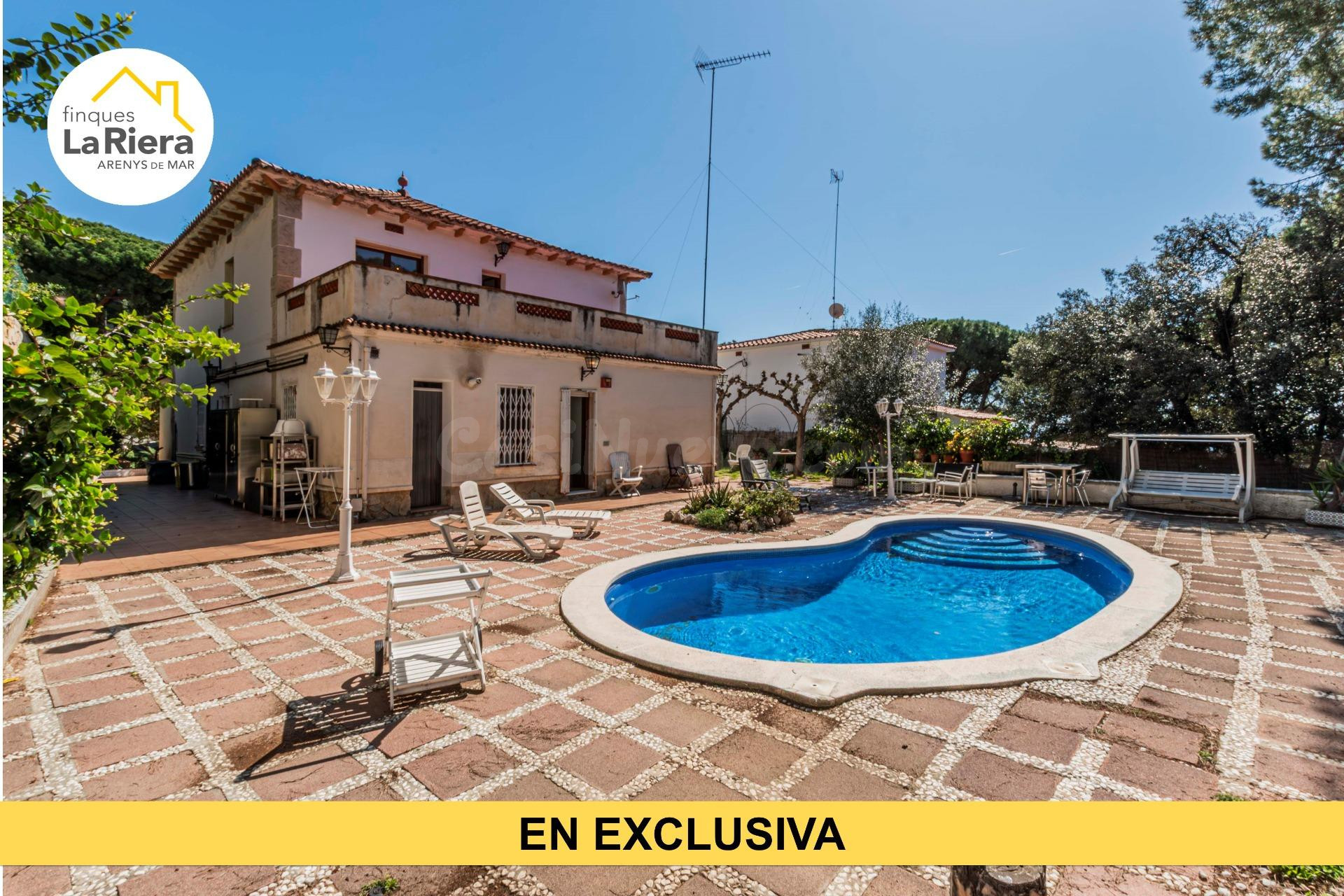 FANTÁSTICA CASA A CUATRO VIENTOS CON PISCINA !!