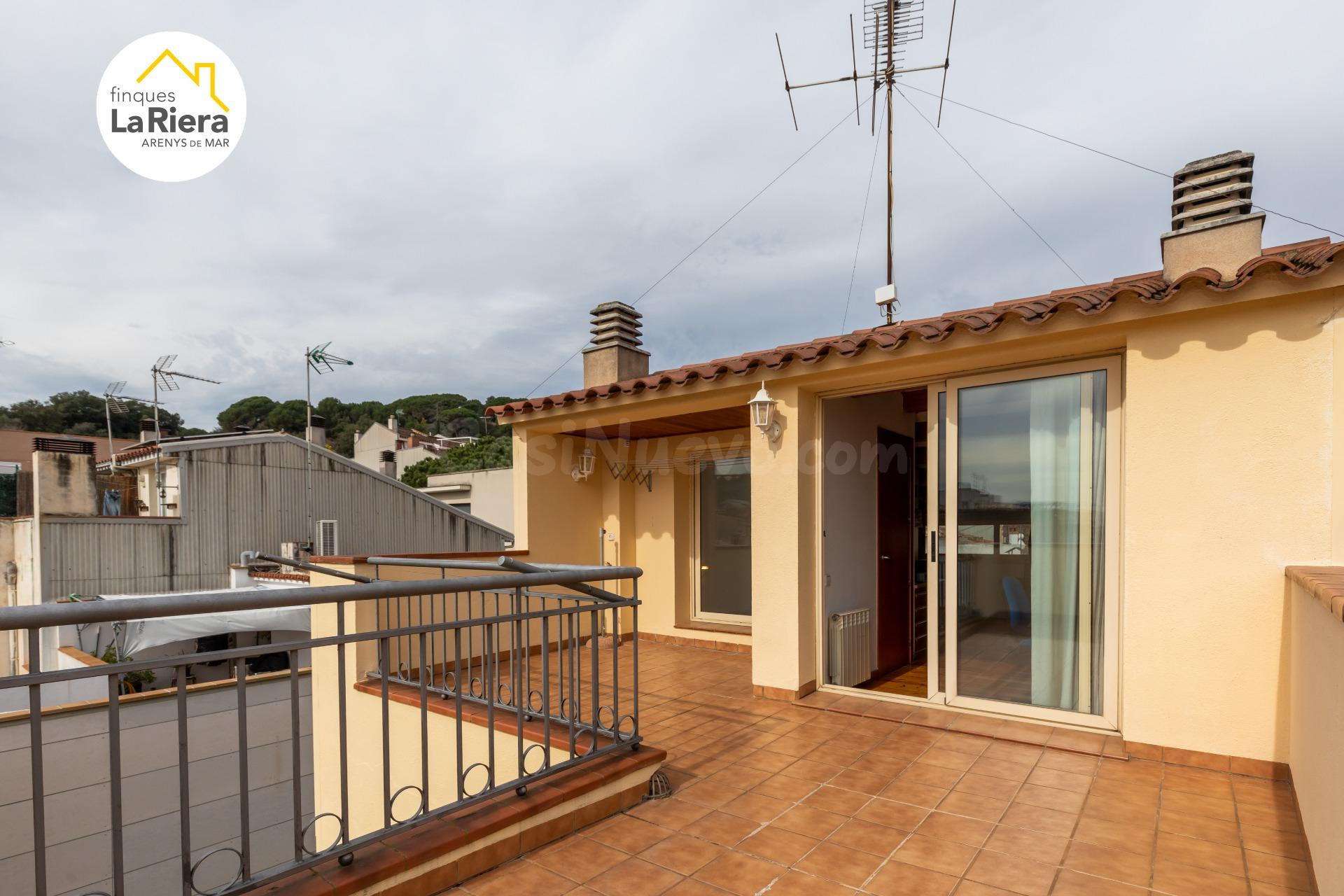 CASA DE PUEBLO MUY CÉNTRICA A PUNTO PARA ENTRAR A VIVIR !!