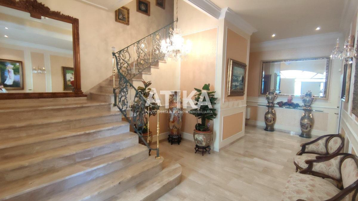 IMPRESIONANTE CASA DE LUJO A LA VENTA EN ALBAIDA