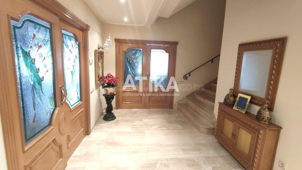 IMPRESIONANTE CASA DE LUJO A LA VENTA EN ALBAIDA - foto 4