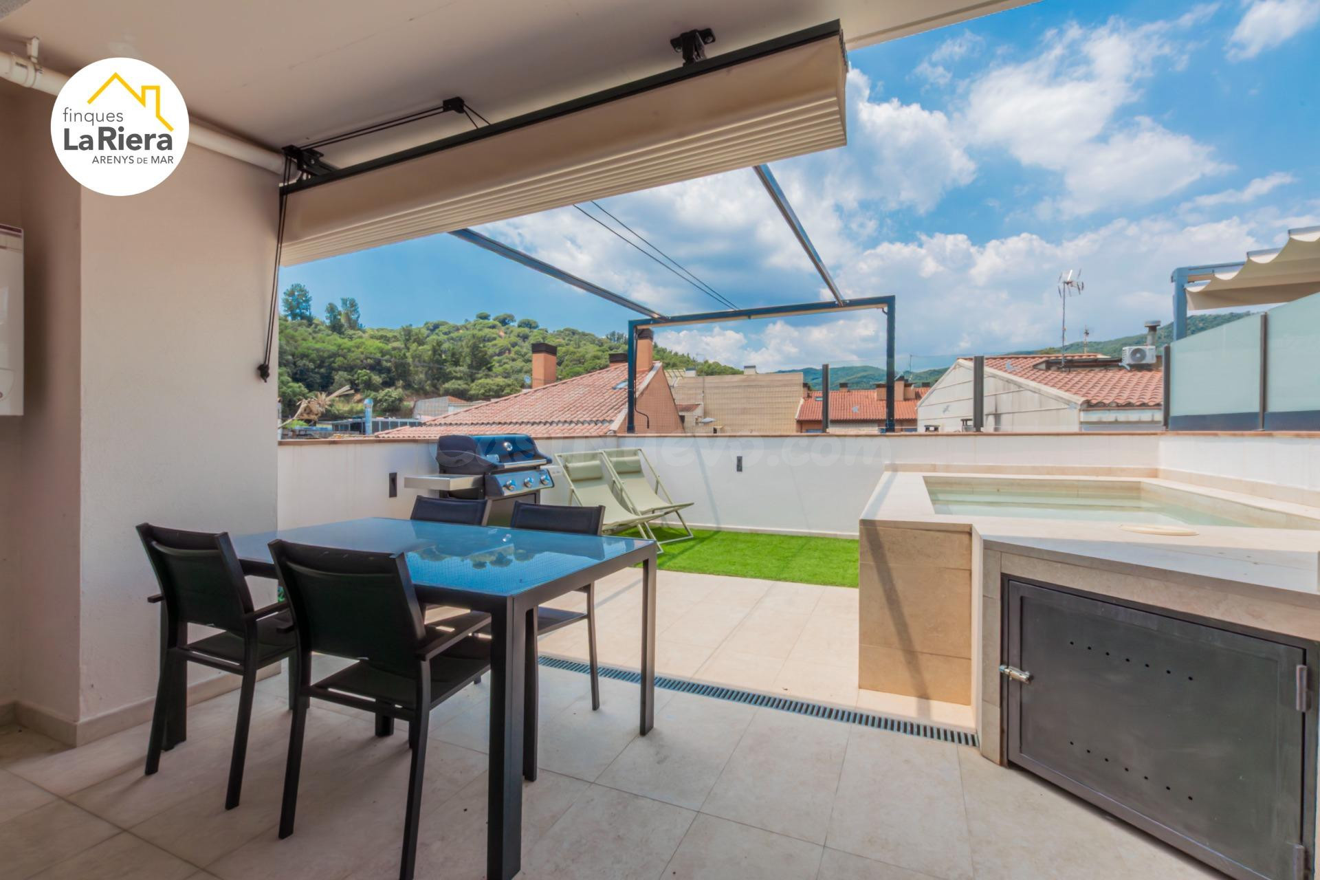 MAGNIFICO ÁTICO DUPLEX CON PISCINA PRIVADA.