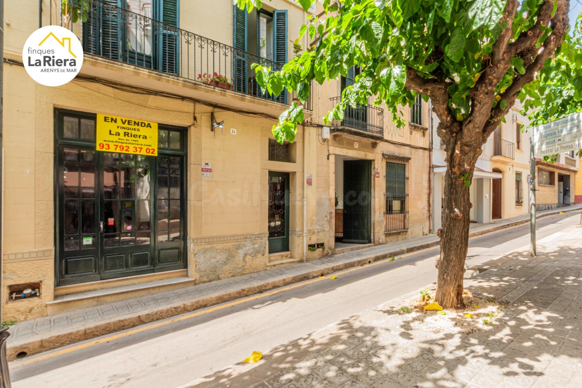 ESPECTACULAR LOCAL EN VENTA EN EL RIAL DE SA CLAVELLA.