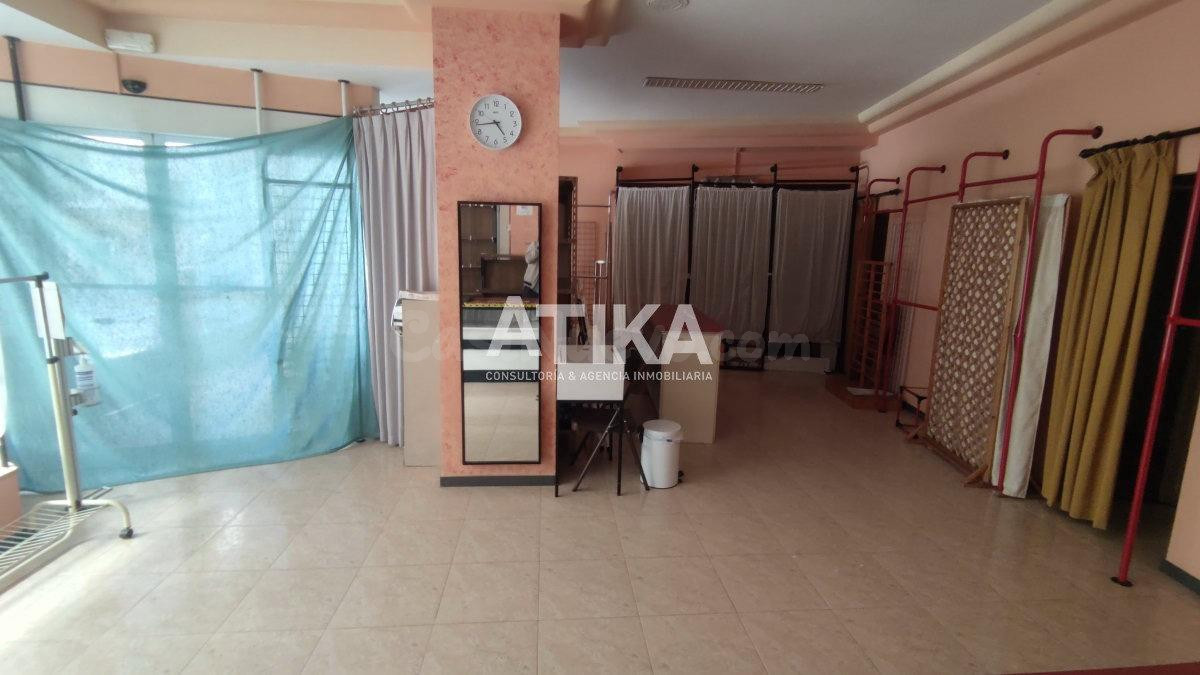Local comercial en venta: oportunidad única en chaflán