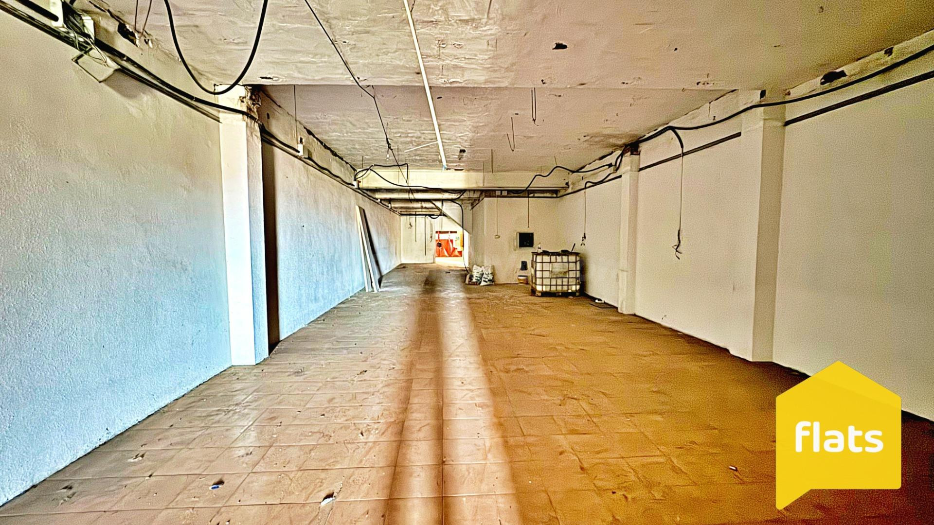 Local comercial 181m² en venta - Esglesia Major