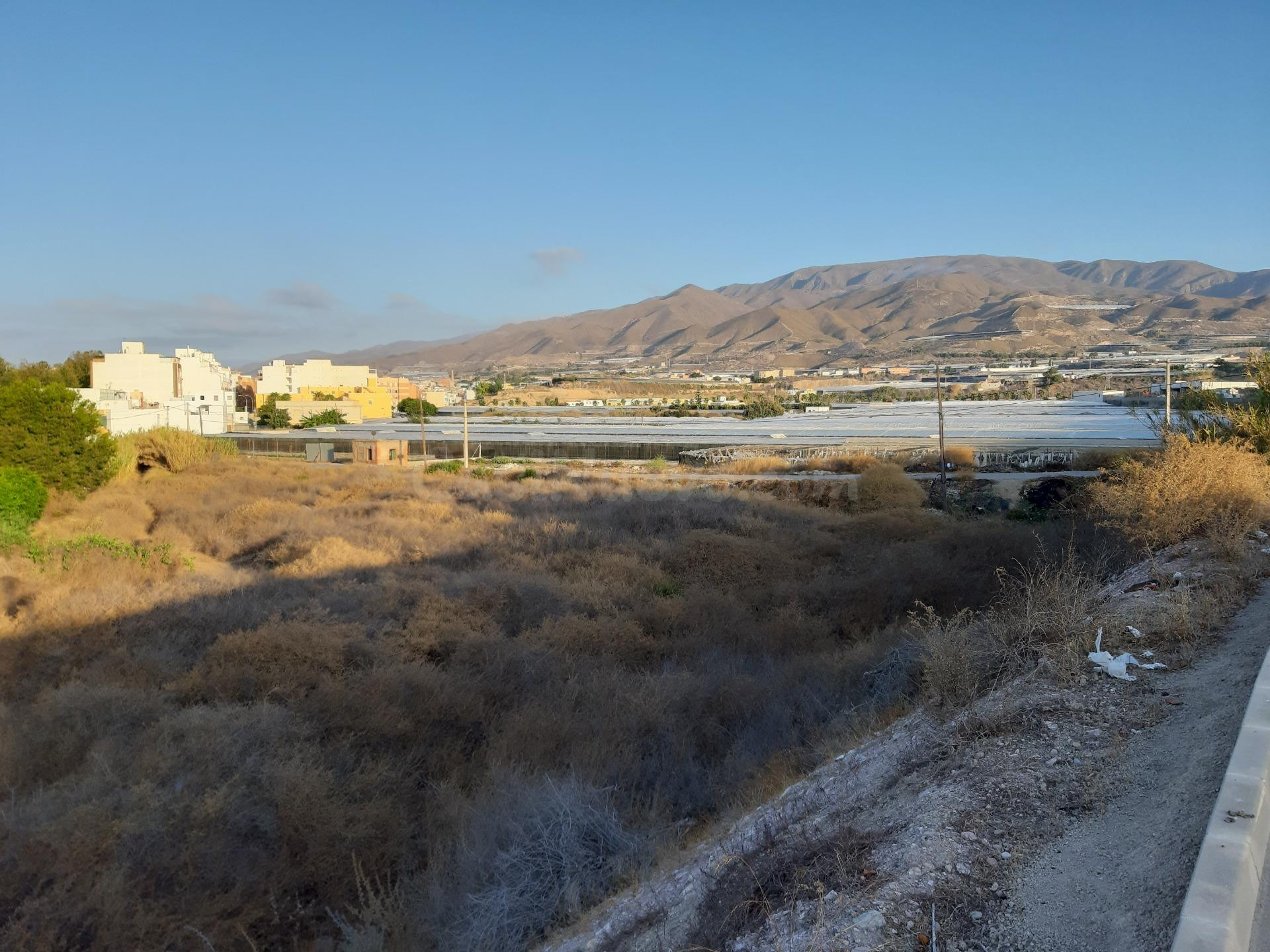 Solar Urbanizable en Adra
