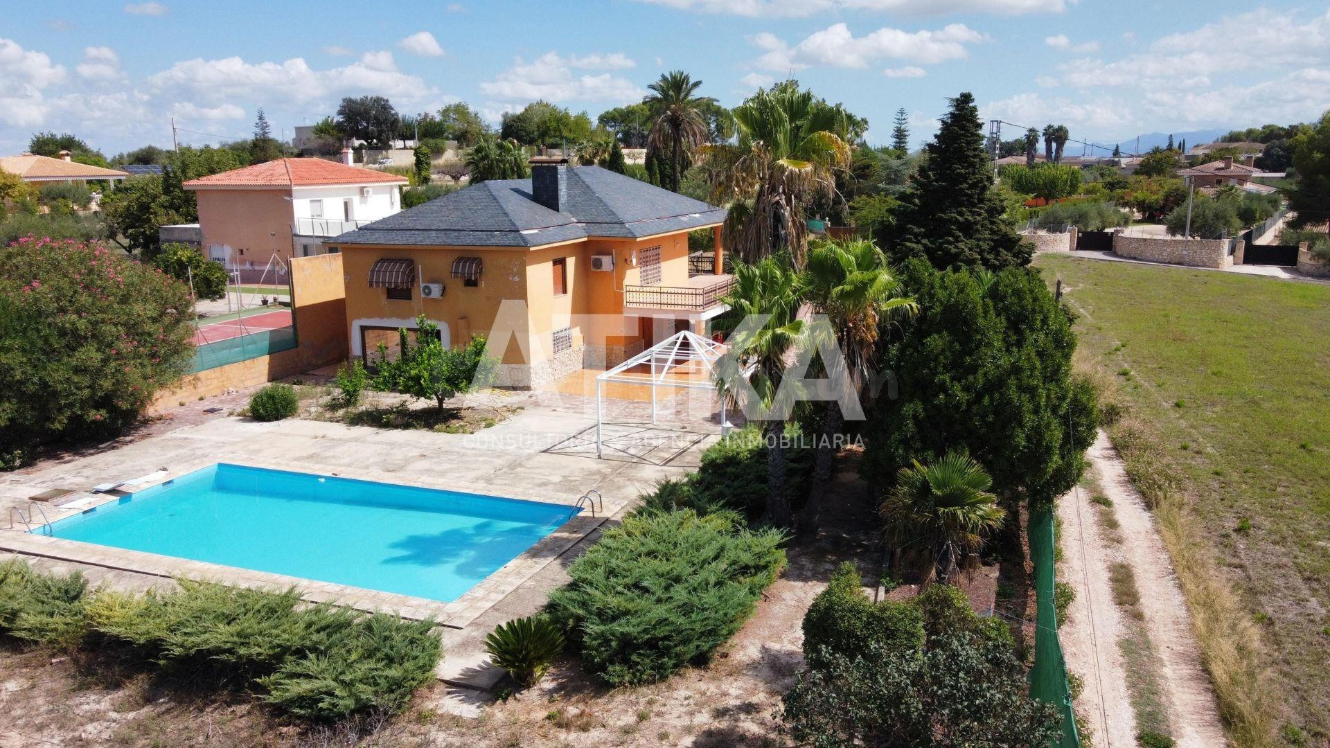 FABULOSO CHALET EN VENTA - ONTINYENT