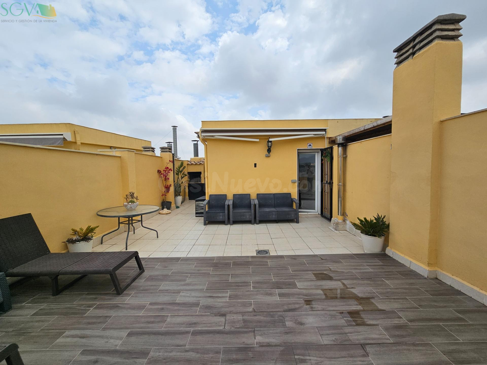 SE VENDE ÁTICO DÚPLEX CON GARAJE EN EL BARRIO DE SAN ROQUE - NOVELDA (ALICANTE)