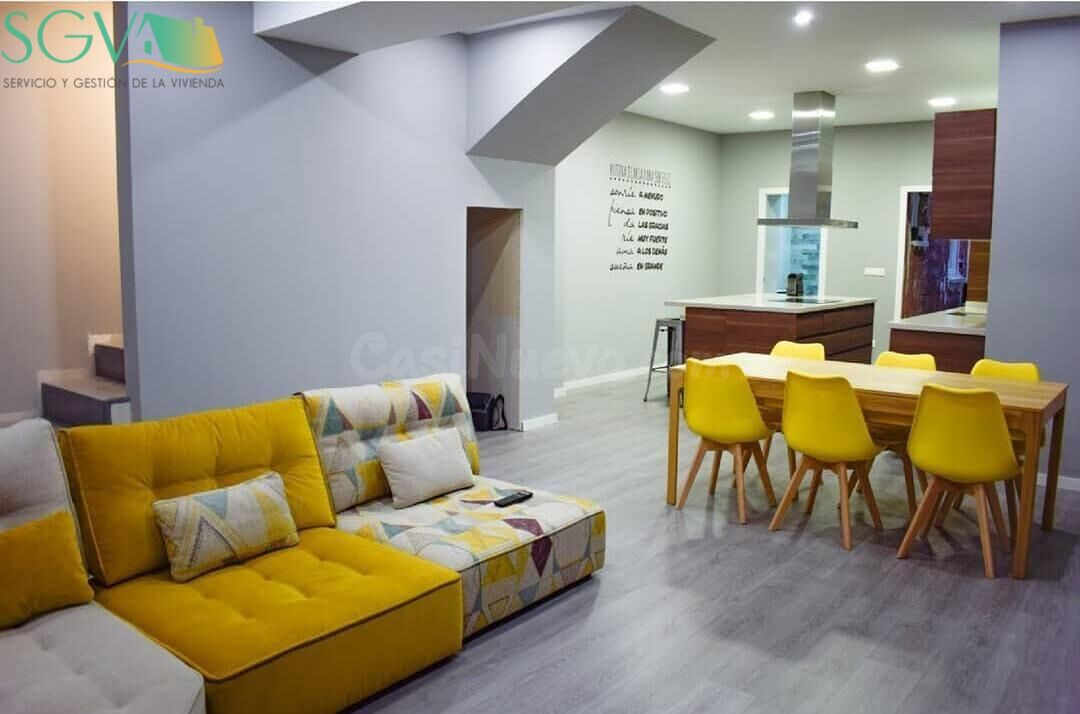 SE VENDE CASA EN EL CENTRO DE NOVELDA - ALICANTE