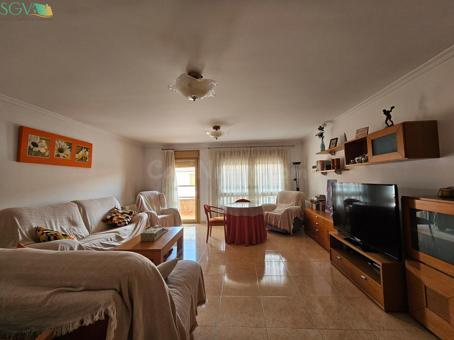 SE VENDE CASA CON ALMACÉN Y ASCENSOR EN PINOSO - ALICANTE