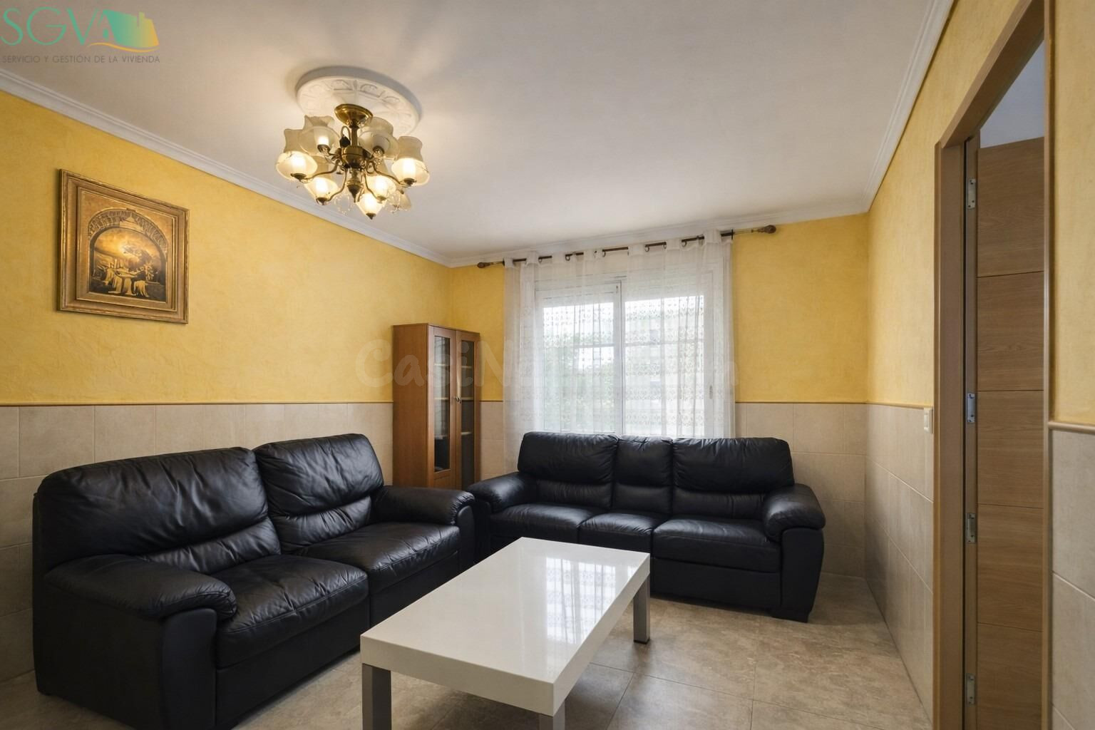 SE VENDE CASA EN EL CENTRO DE NOVELDA - ALICANTE
