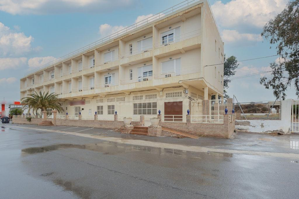 Edificio en venta en La Cañada