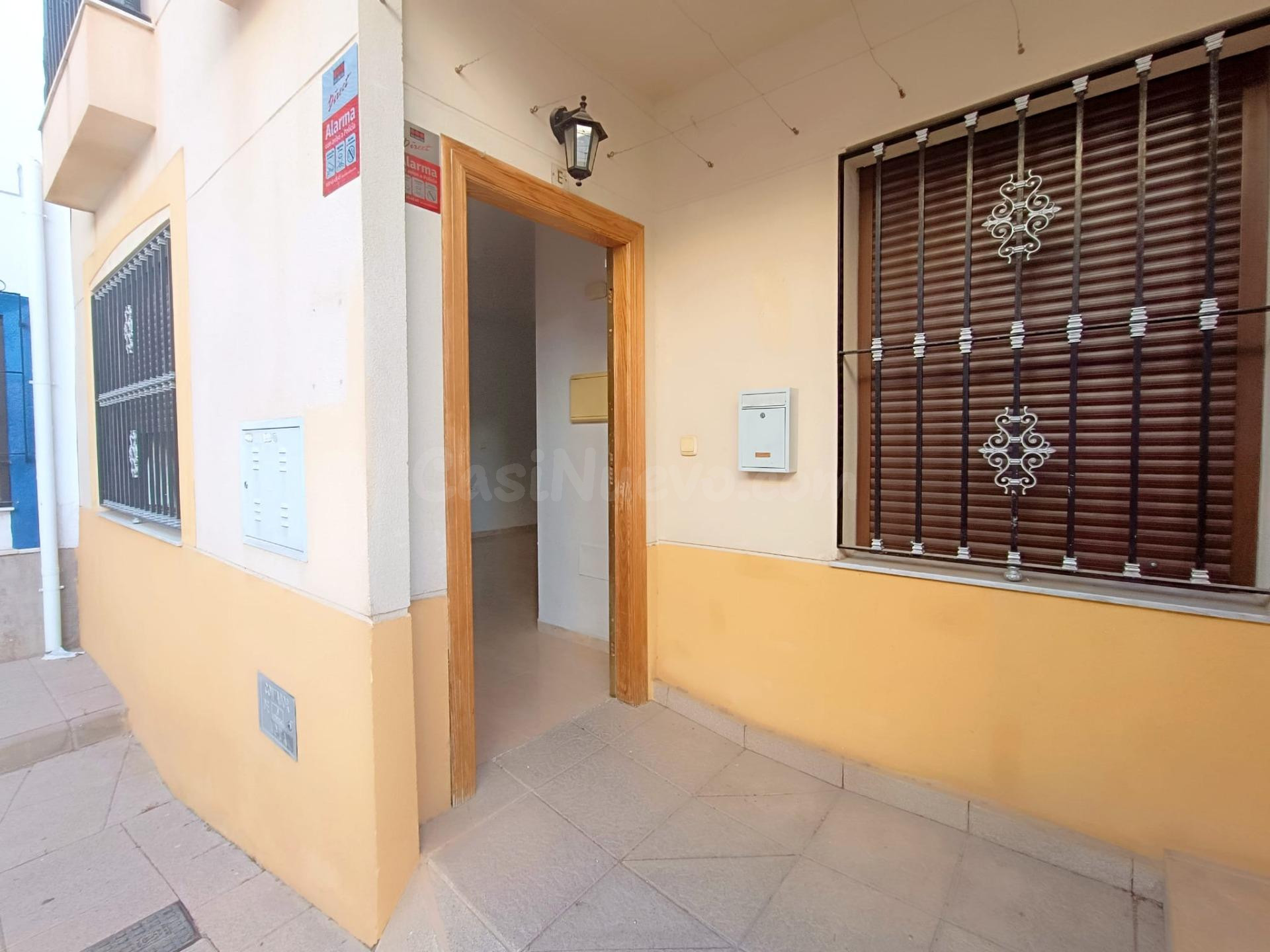 Piso de 4 dormitorios en venta en Dalias - foto 2