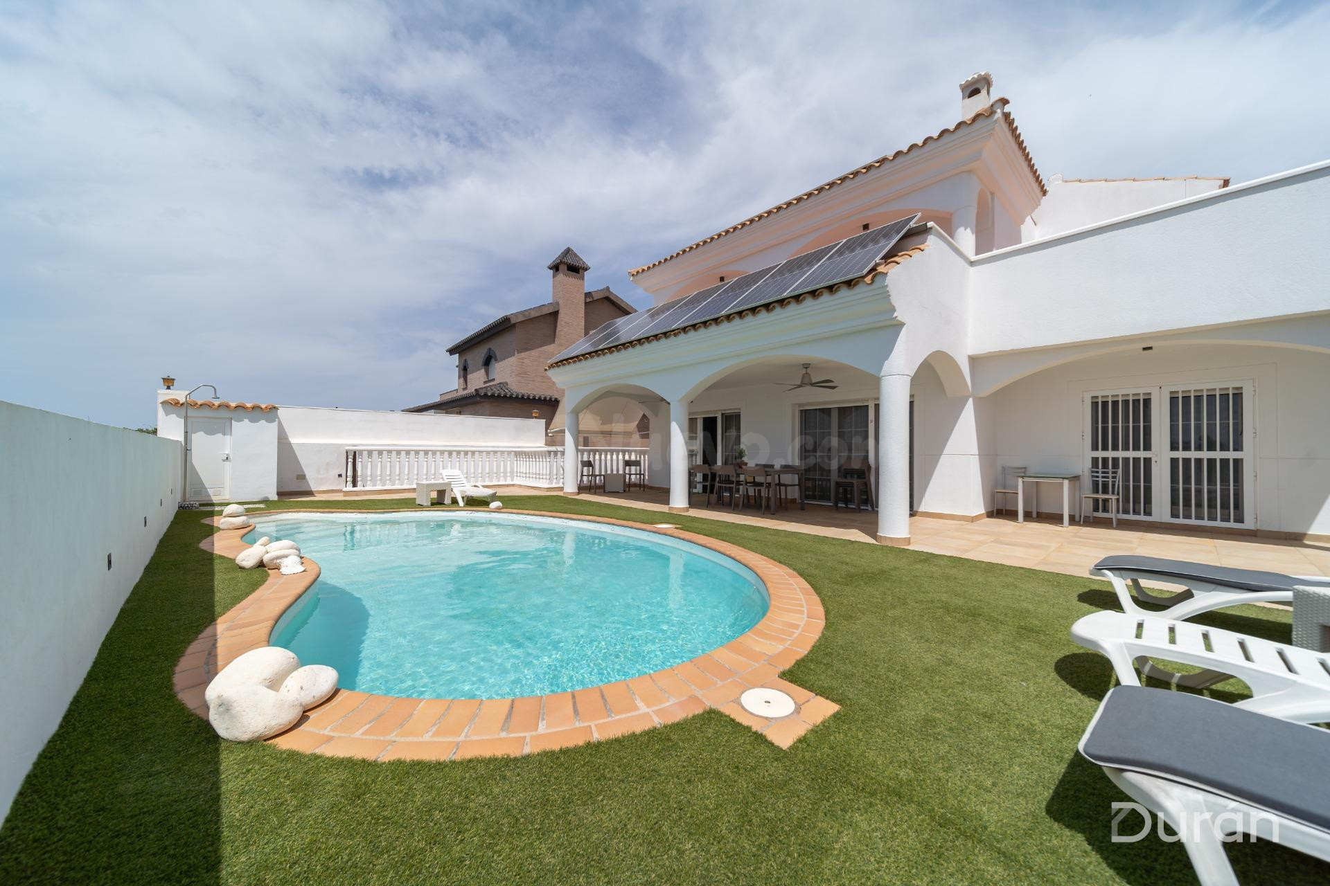 Chalet en venta en Almerimar
