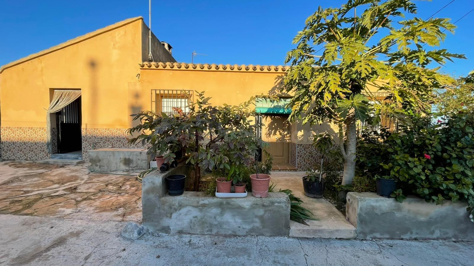 CASA DE CAMPO CON GRAN PARCELA Y HUERTO EN EL MINGRANO (CARTAGENA)
