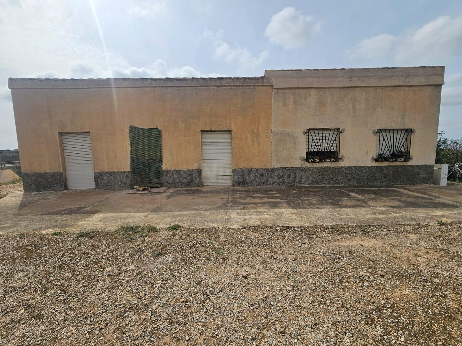 ¡CASA CON TERRENO EN EL MINGRANO!