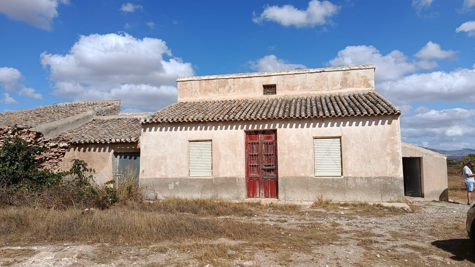 CASA DE CAMPO CON TERRENO