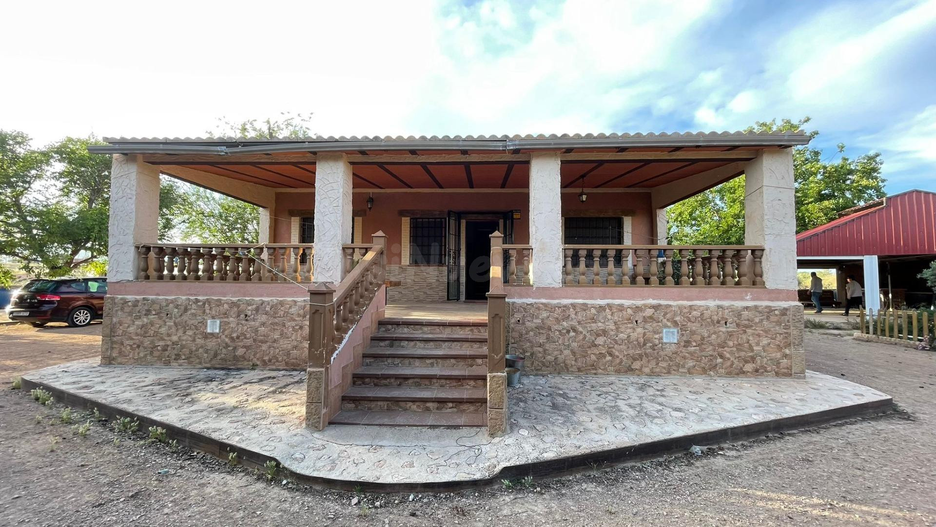 CASA CON TERRENO EN EL ESCOBAR