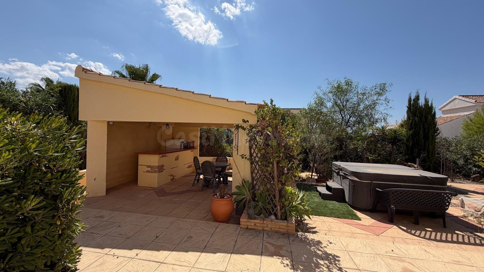 CHALET DE DOS PLANTAS EN CAMPOSOL