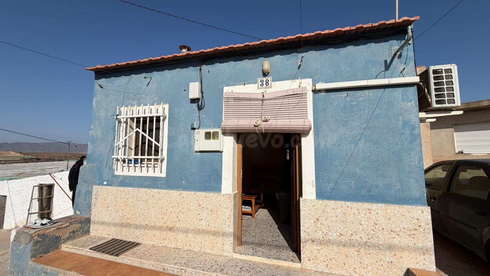 SE VENDE FINCA VALLADA CON 4 CASITAS INDEPENDIENTES