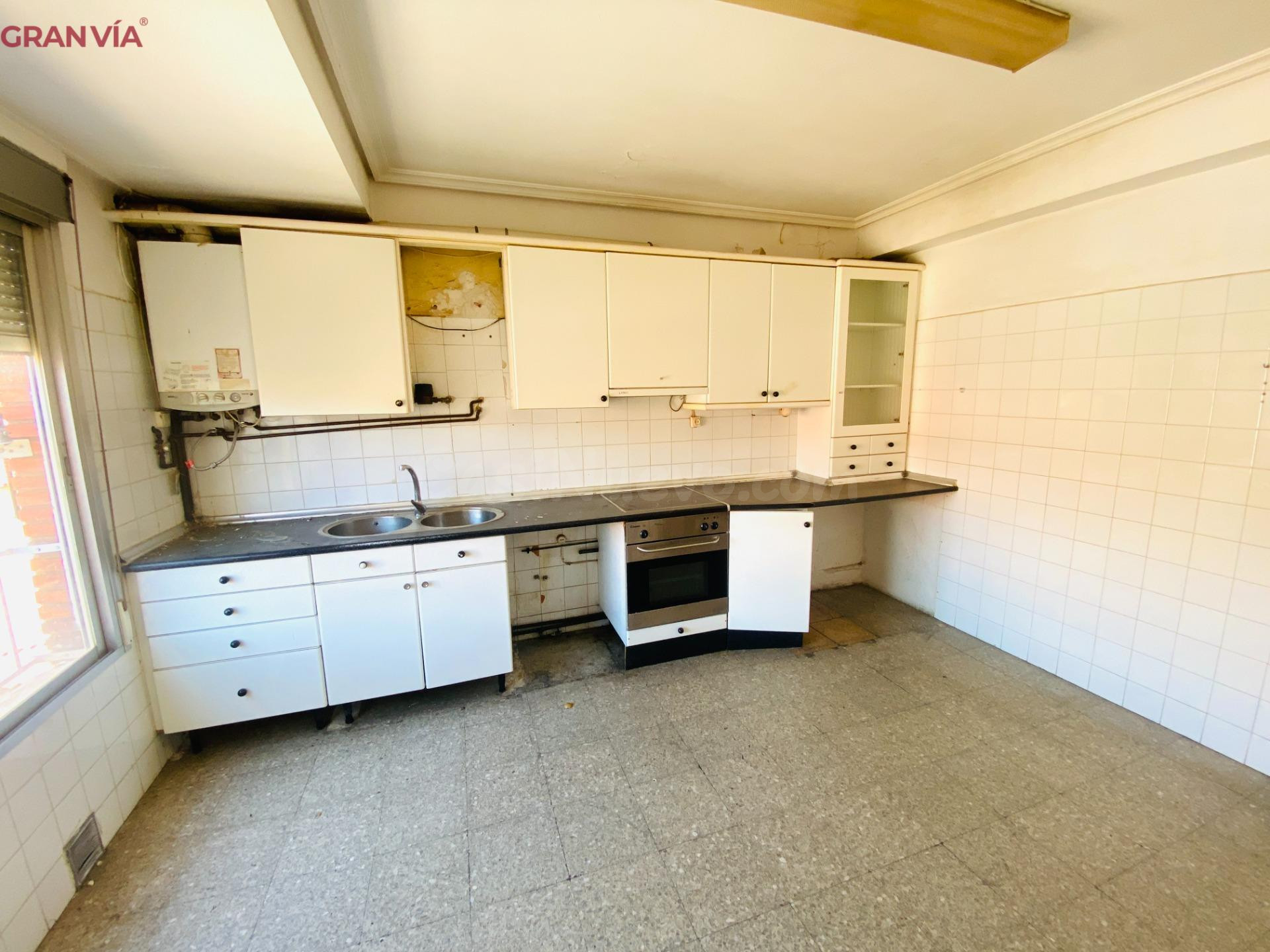 Amplio piso en venta en Arnedo - foto 2