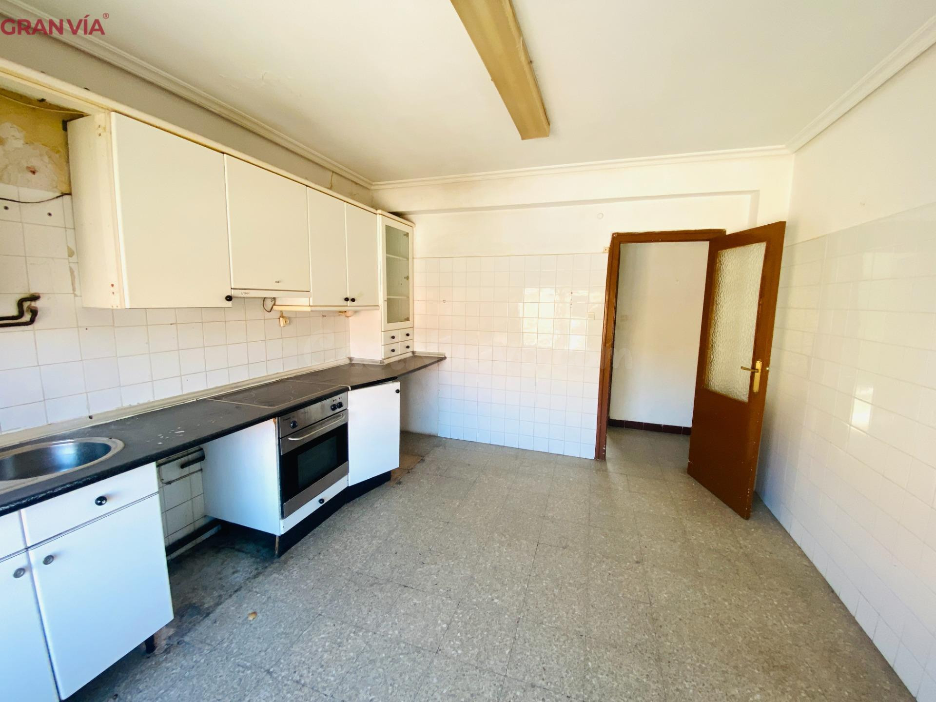 Amplio piso en venta en Arnedo - foto 3