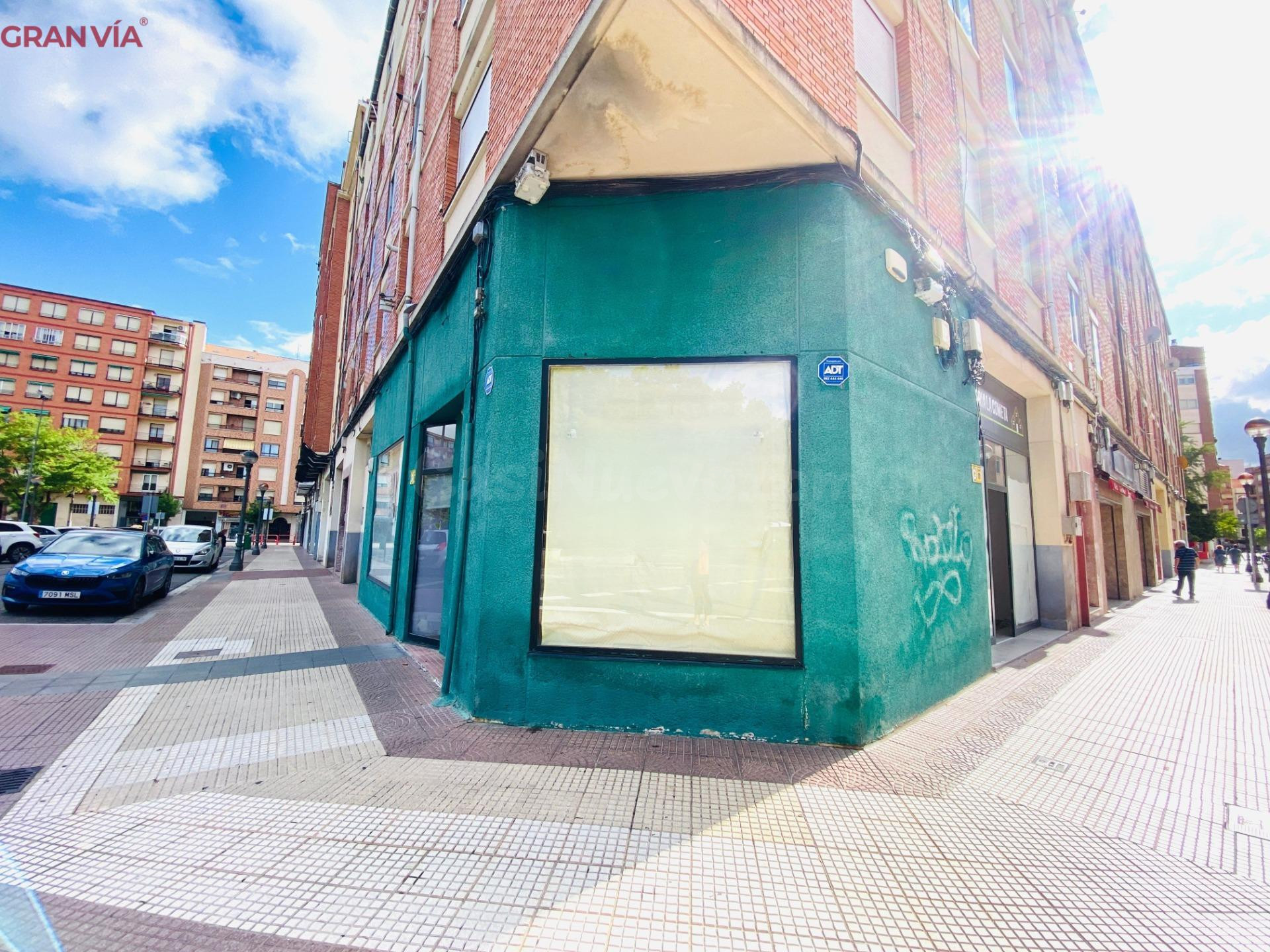 Local comercial haciendo esquina