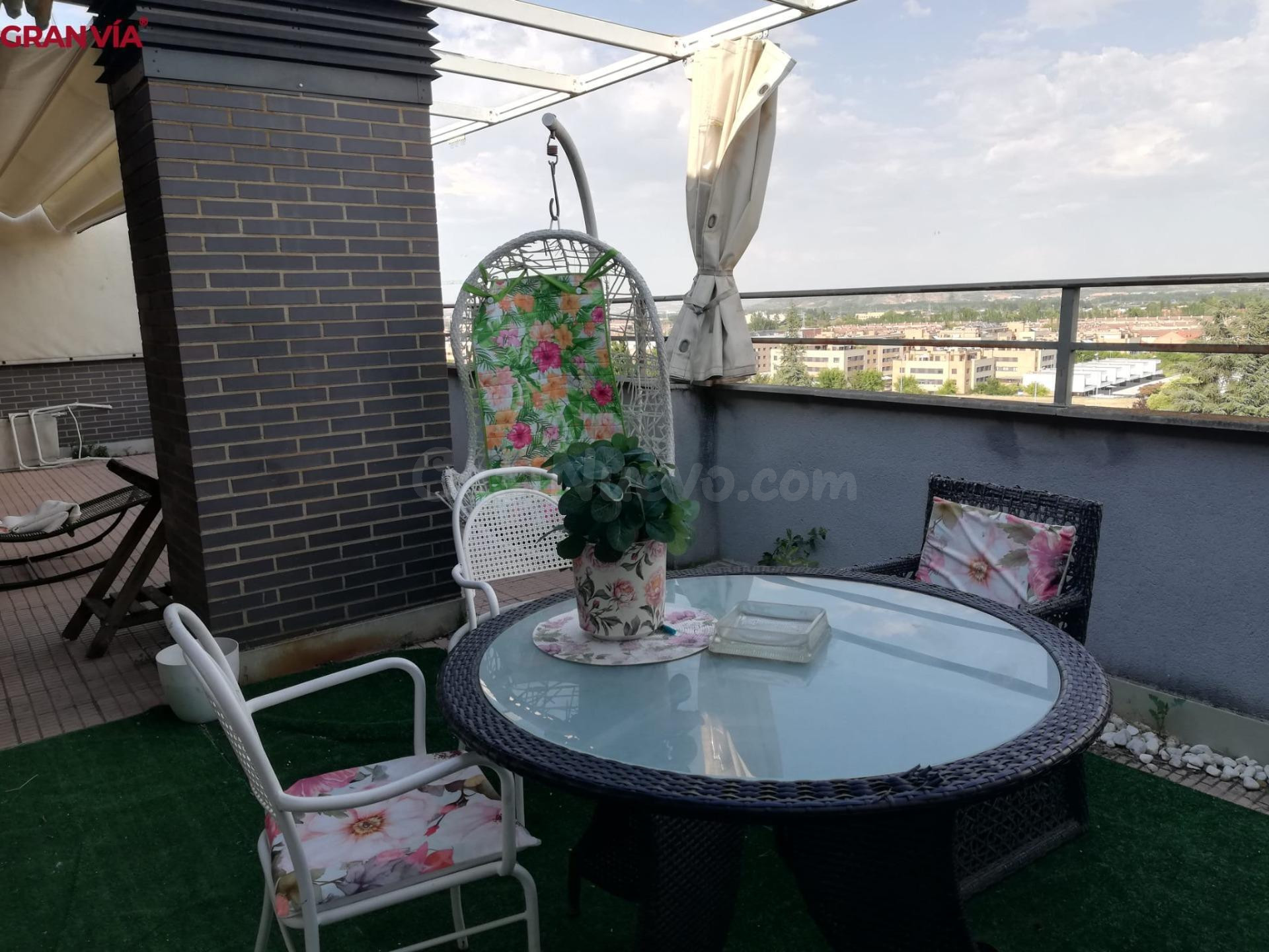 Excelente oportunidad ático a la venta en Lardero - foto 3